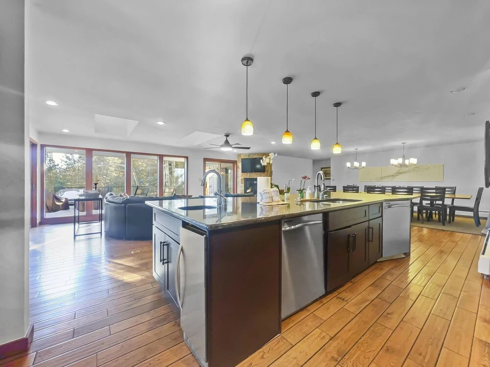 208 Tenderfoot 5 Bedroom Home by RedAwning