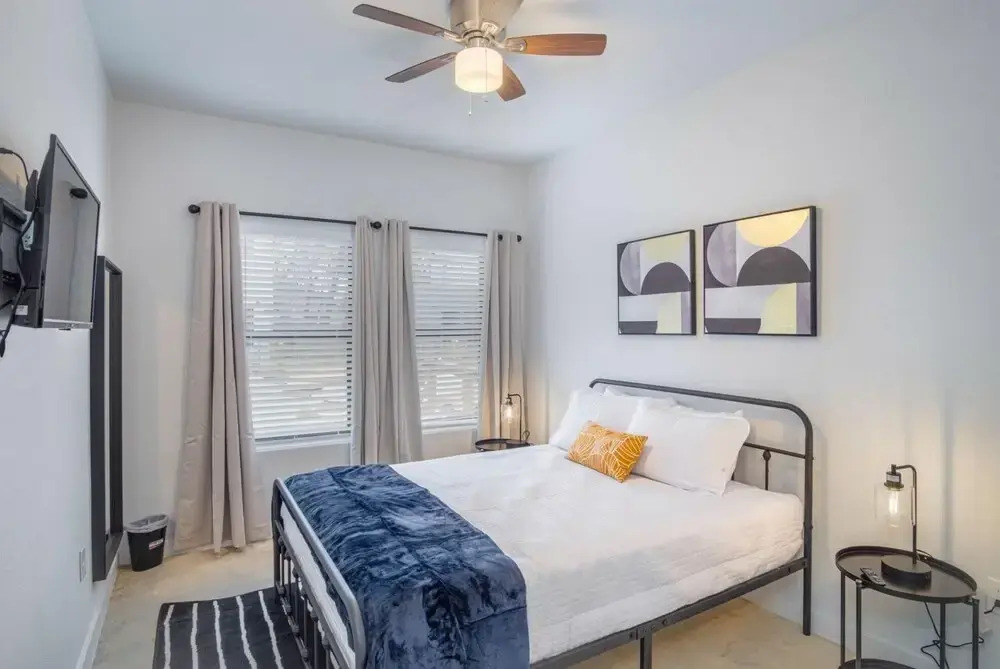 Brand NEW 5 Stylish 3BR Near Exciting Downtown