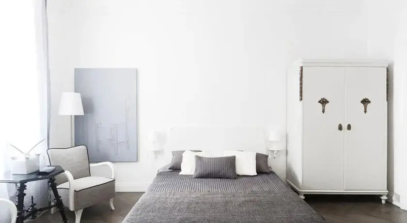 Mono Apartments