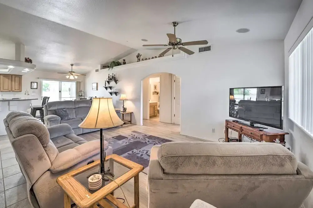 Charming Lake Havasu Home: 2 Mi to Body Beach!