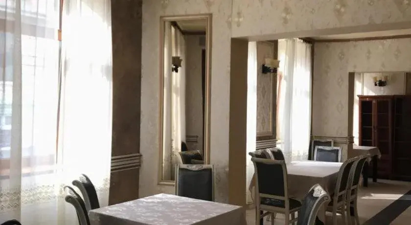Hotel Lexus - Fost Cosmin