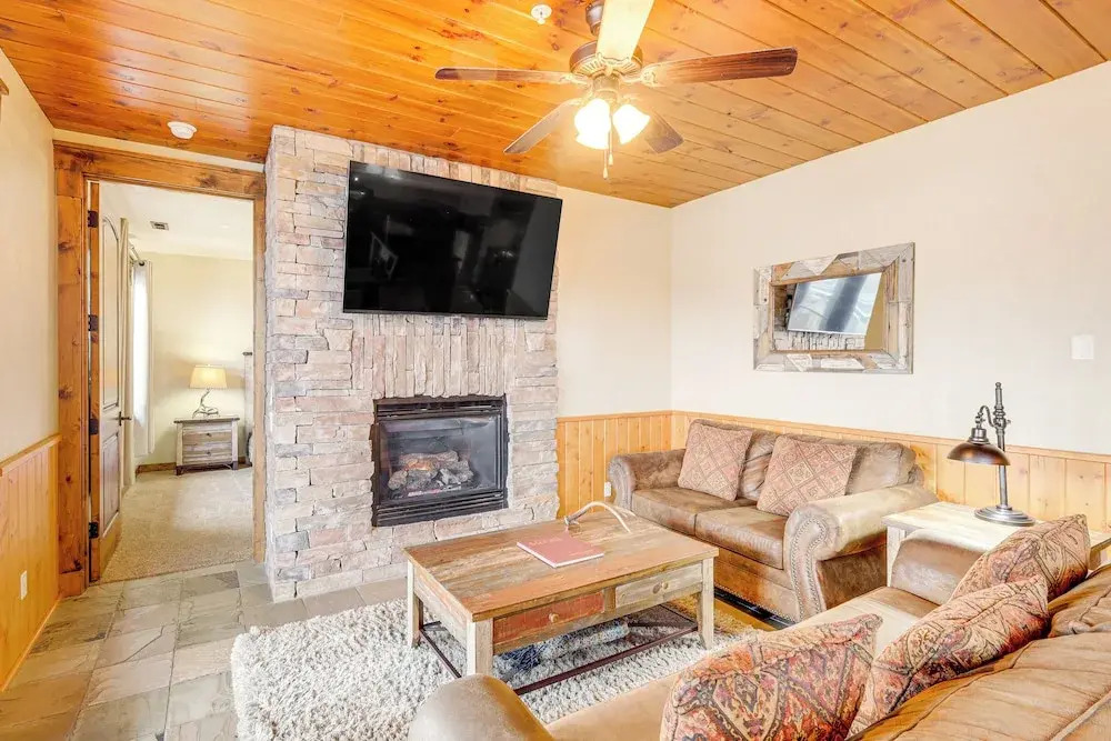 Walkable Condo in Dtwn Mccall! Lake View + Balcony