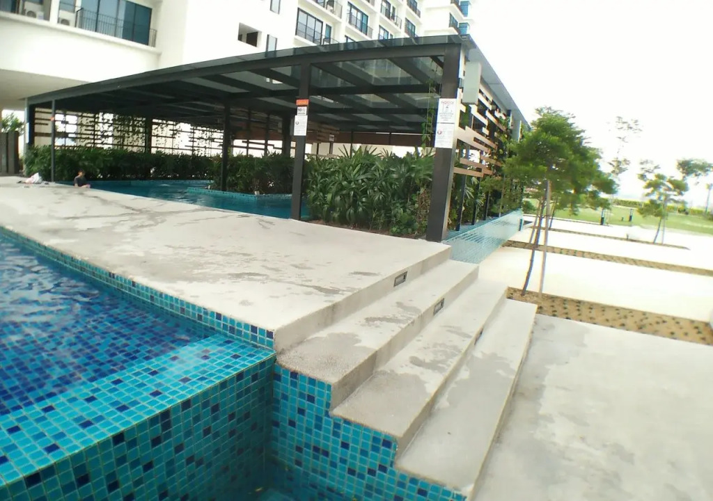 Euzmo Residences at Trefoil