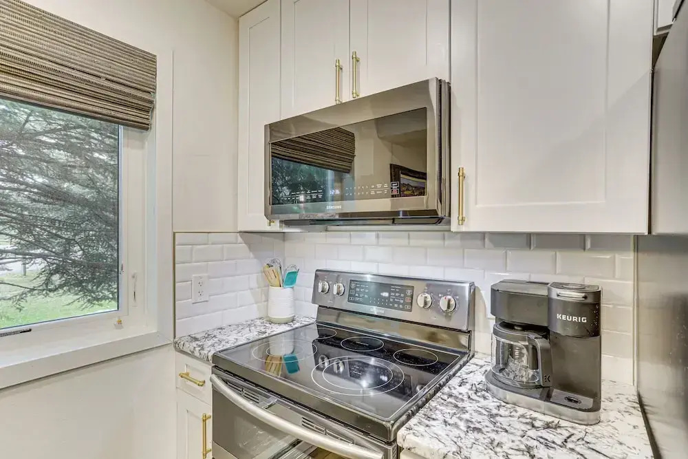Hike, Ski & Golf: Fully Renovated Edwards Townhome