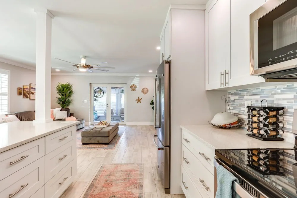 Bright Home w/ Sauna & Deck: 1 Mi to Dtwn Stuart!
