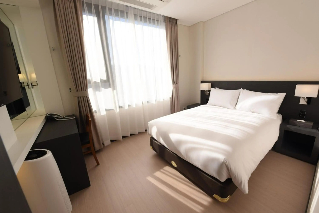 Geoje Artnouveau Suite Hotel