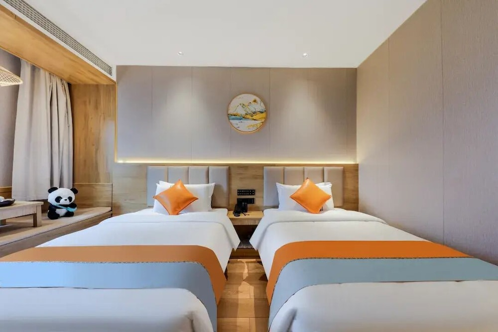 Fengyin Tianjiao Courtyard Hotel