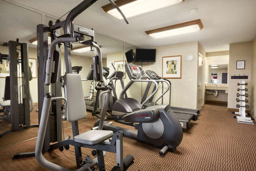 Ramada by Wyndham Costa Mesa/Newport Beach