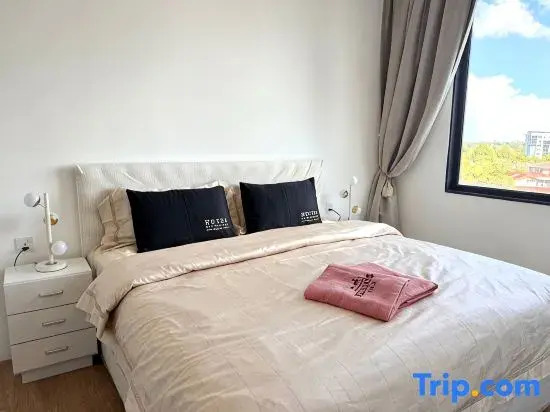 Jeff & Ricky Homestay@156 Tropic City View Condo