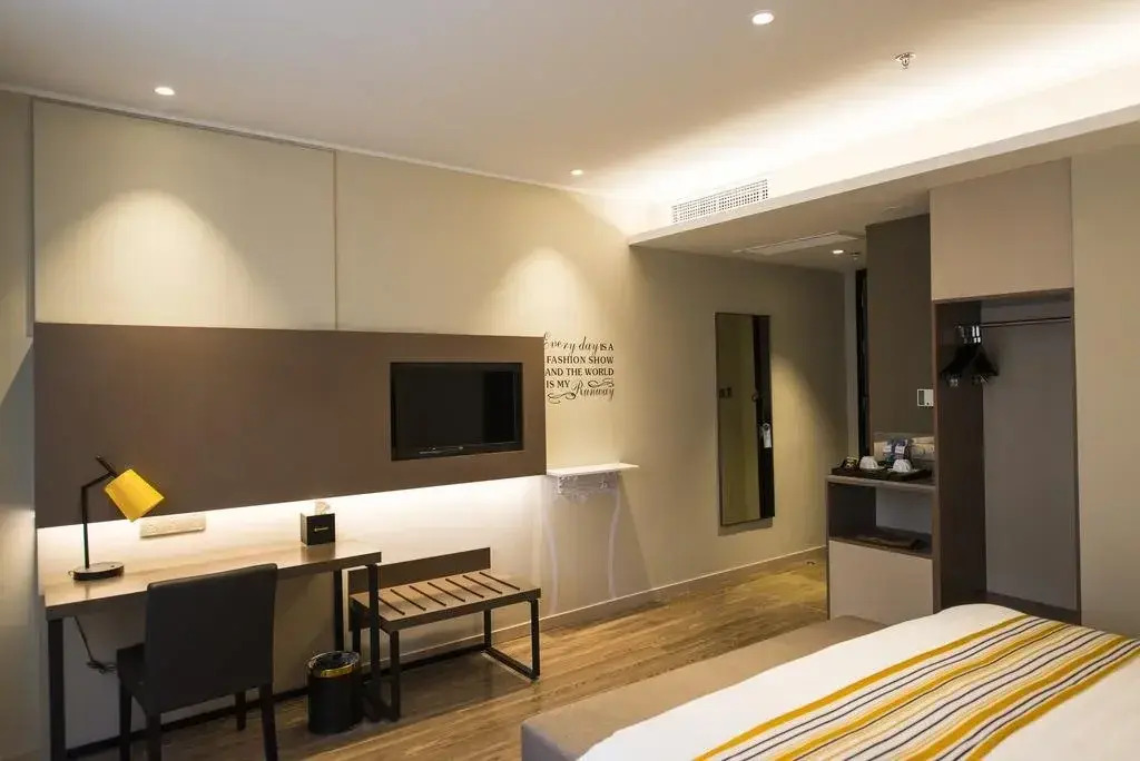 Home Inn Plus Shanghai Xintiandi Lujianbang Road Subway Station