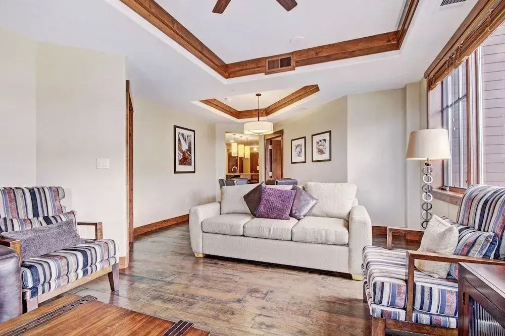 One Ski Hill Place S8325