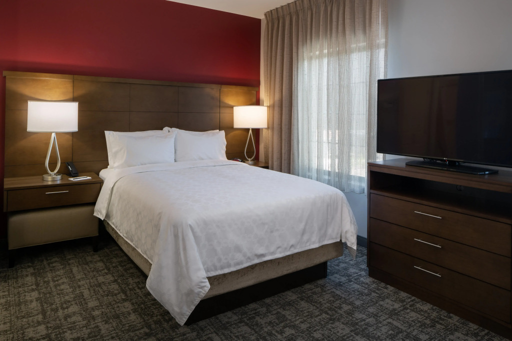 Staybridge Suites - Phoenix - Biltmore Area by IHG