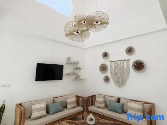 Villa Makuya - Rustic Mediterranean 2BR Villa in Uluwatu Center