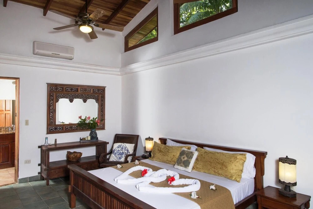 4BR Villa MotMot in w exclusive pool Wifi Ac