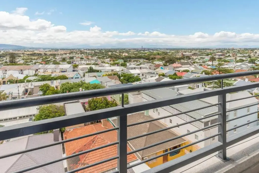 The Paragon Cosmo Sanctuary Sophisticated Mountain & City Views