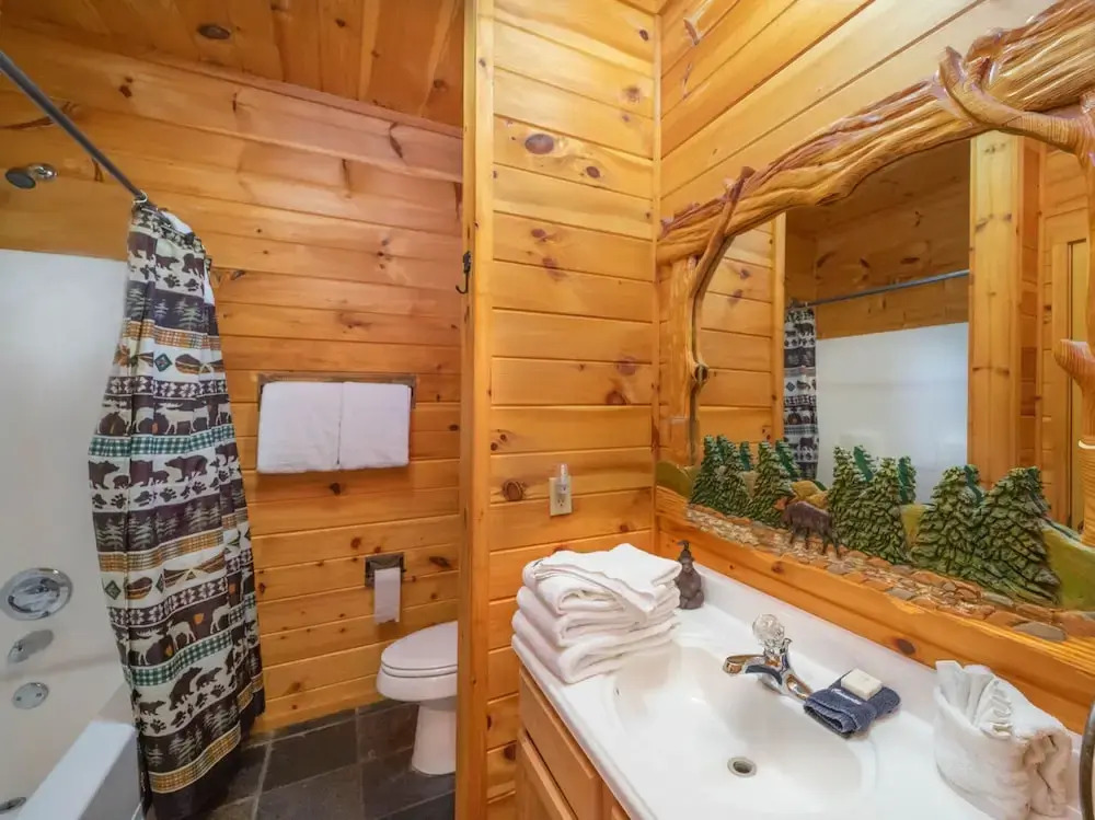 Smokerise Lodge by Heritage Cabin Rentals