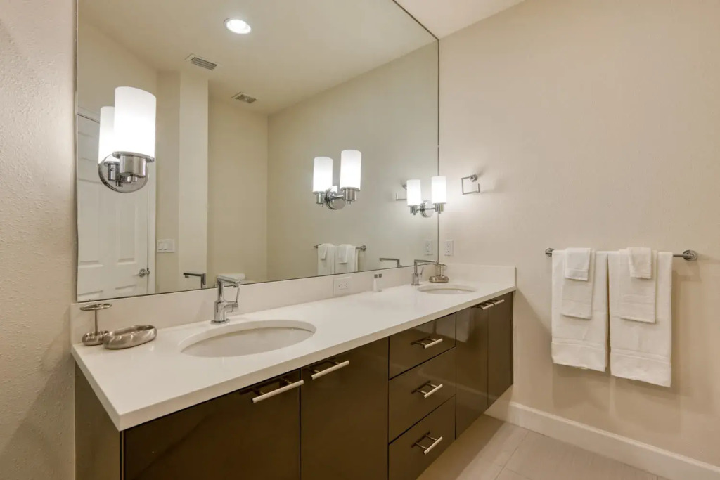 Unique vacation condo with private pool near Disney