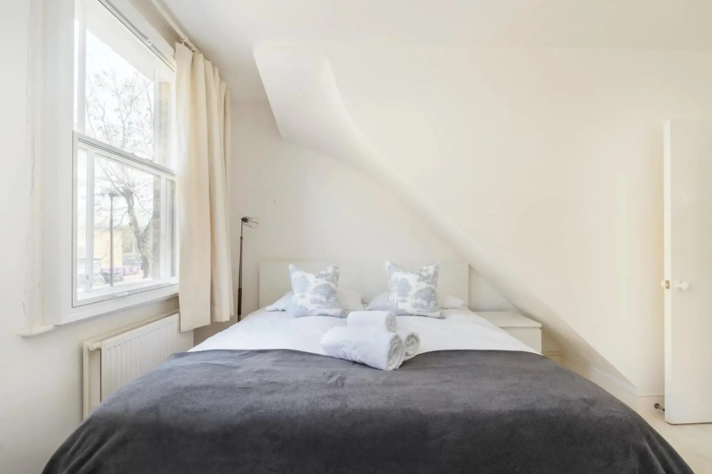 Woo-16 Woodseer Luxurious Town House With Garden Near Brick Lane