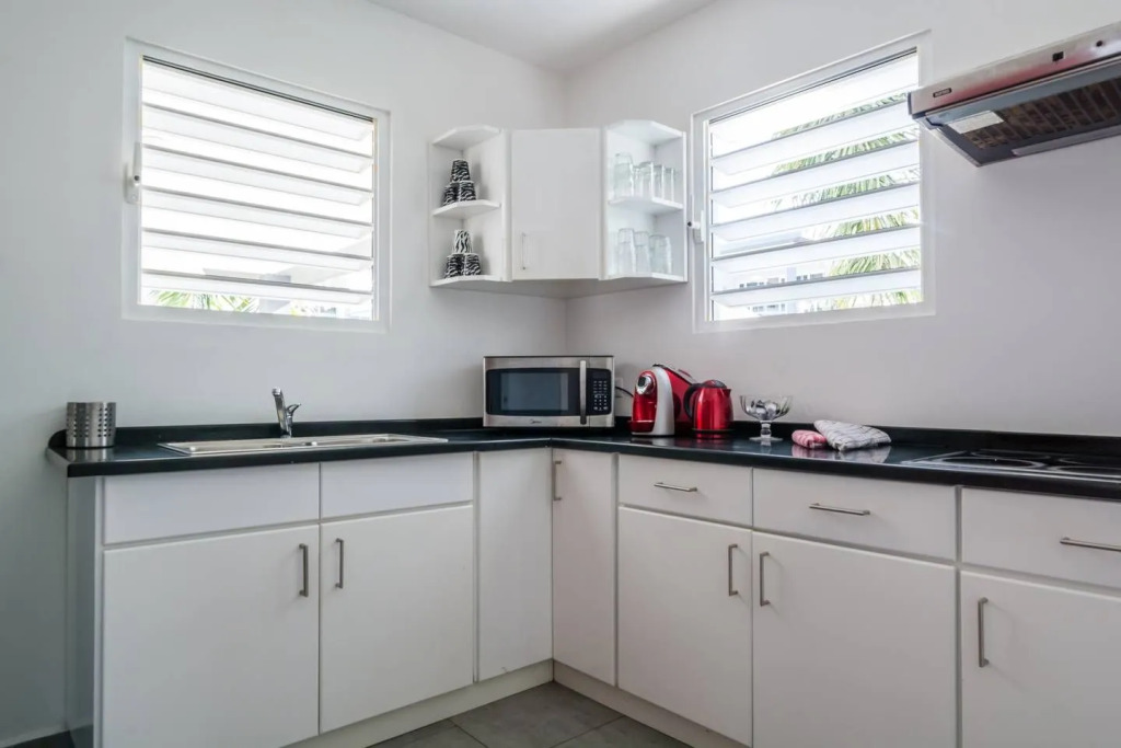 Elegant & Fully Equipped Apartment - Balcony W/ Pool View