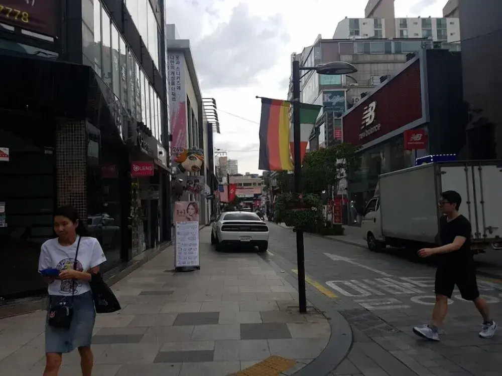 ConyHouse Apgujeong-rodeo
