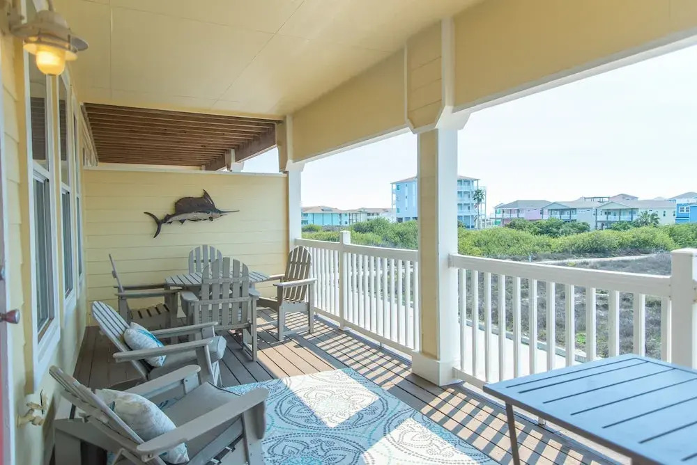 Easy Breezy 3 Bedroom Townhouse