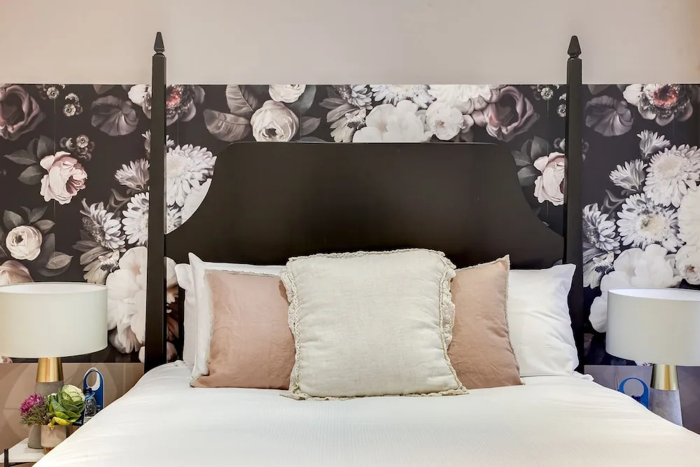 The Earl's Court Retreat - Modern & Central 2BDR with Garden