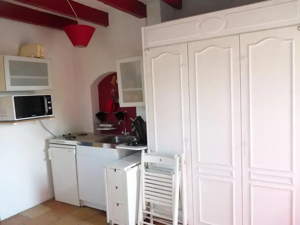 Chambre Rouge et Vin Blanc