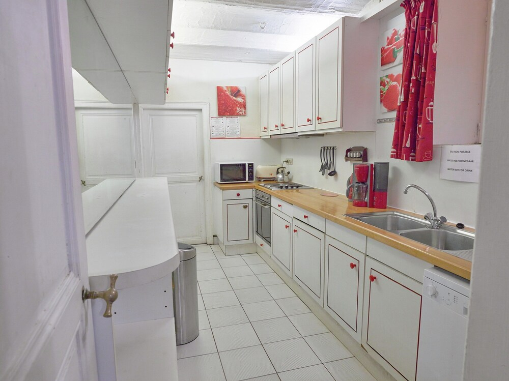 Spacious Family Home, Sosoye