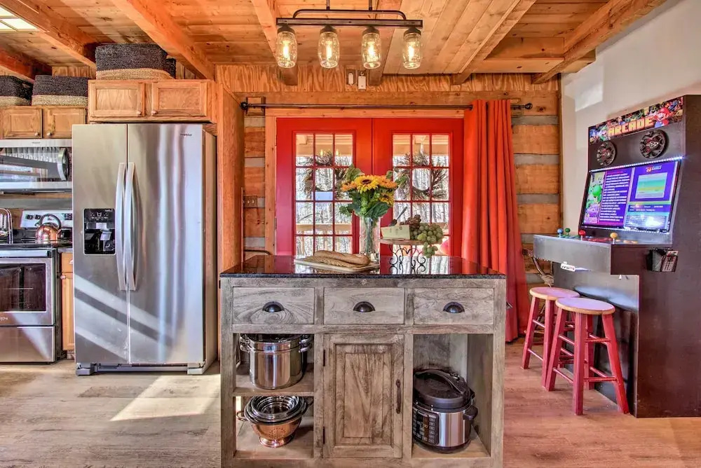 Panoramic-view Gatlinburg Cabin w/ Private Hot Tub