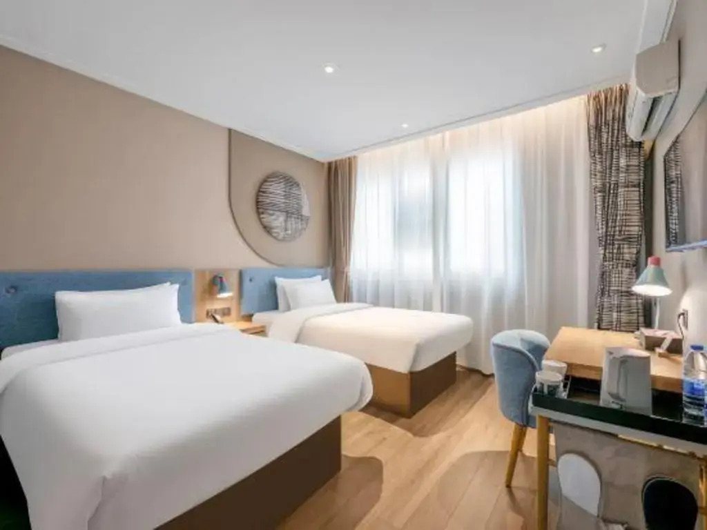  Home Inn (Guangzhou Tianpingjia Metro Station)
