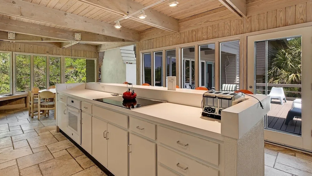 A Retreat To Create Memories For A Lifetime. 5 Bedroom Home by Peace Vacations