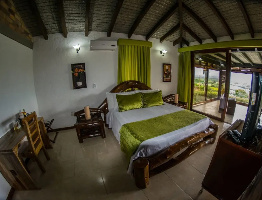 Hotel Tata Premium