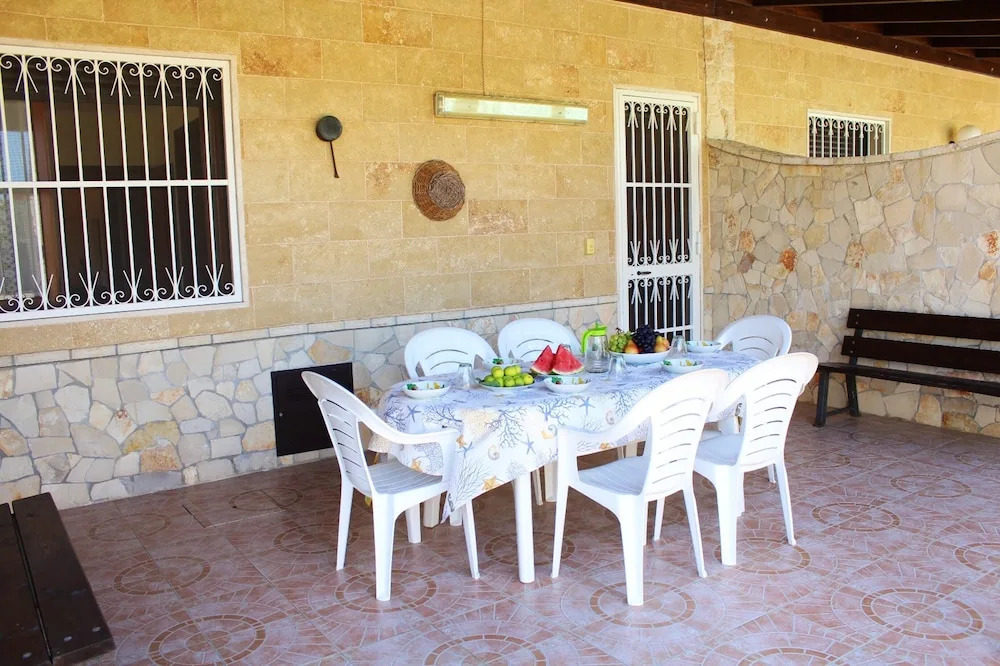 House With 2 Bedrooms in Capilungo, With Wonderful sea View and Enclosed Garden Near the Beach