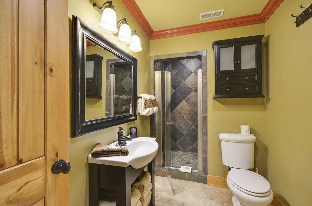 Mossy Brook - 6 Br home by RedAwning