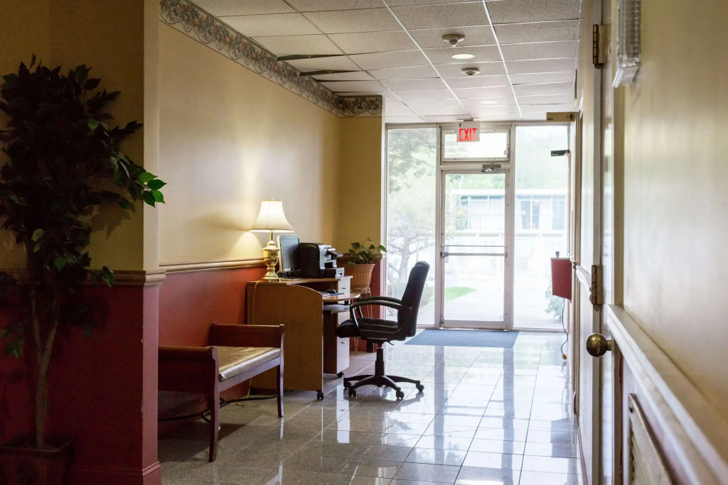 Econo Lodge Auburn I-95