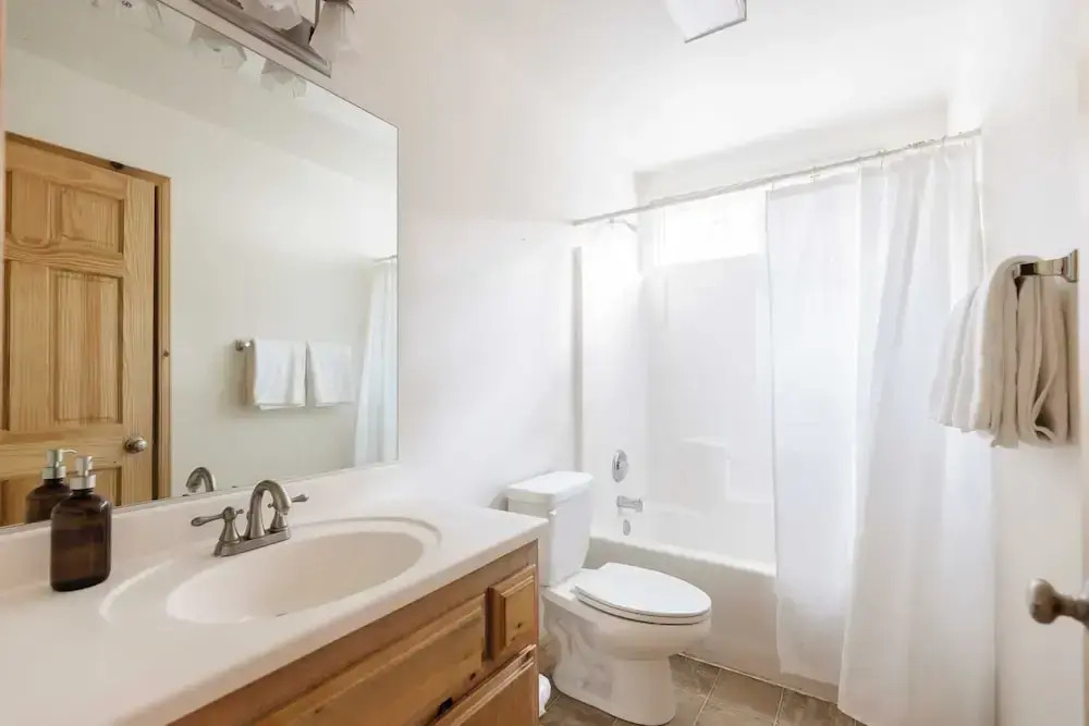 2 Cabins, Close to the Lake Hot Tub, Game Loft, Deck, 6bdr Jumper & Jackhorn