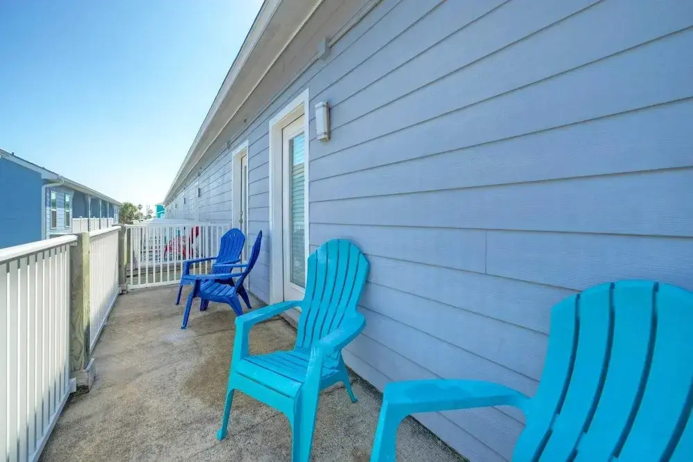 9 Costa Bahia Condos Sleeps 50 + Pool Minutes to the Beach