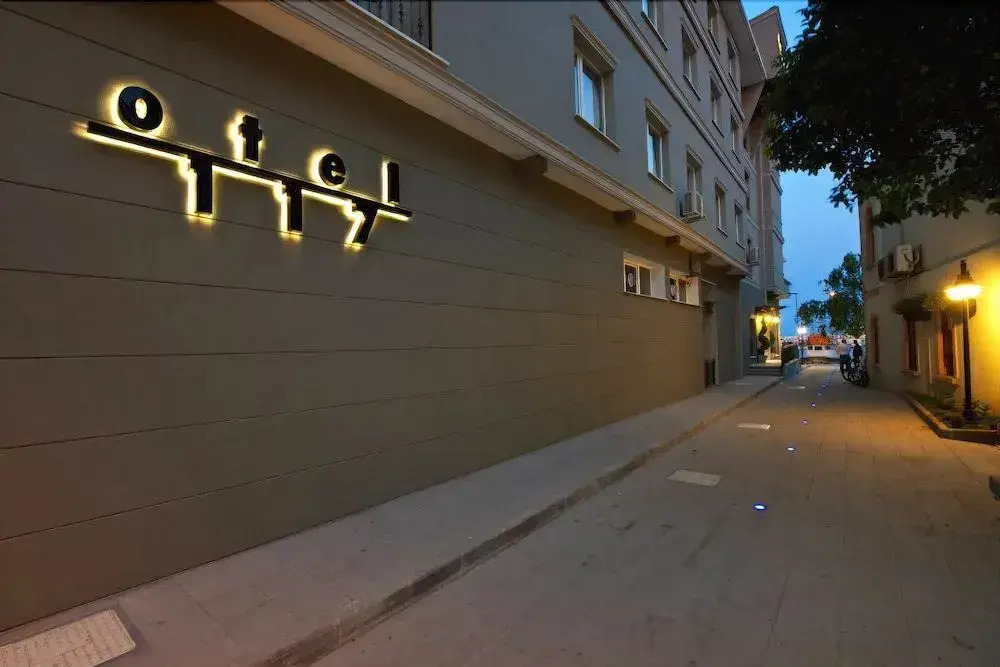 Hotel 117