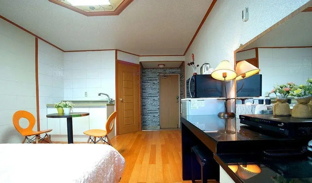 Jeju E-house Pension