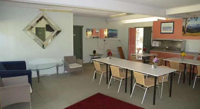 Beerwah Glasshouse Mountains Motel