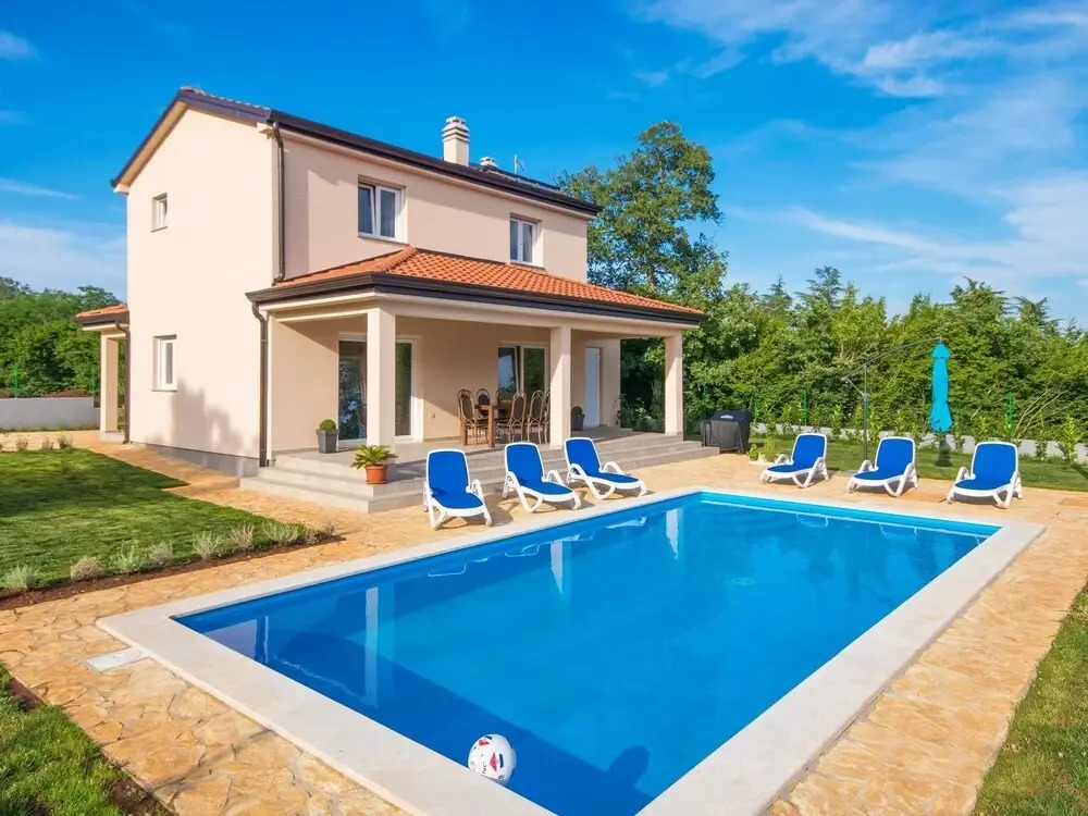 Modernly Equipped Holiday House Near Rovinj With a Private Pool