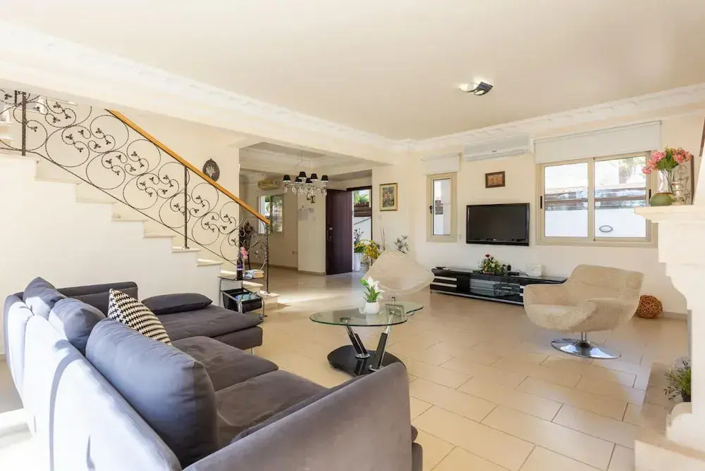 Villa Meli With 3 Bedrooms and 3 Bathrooms