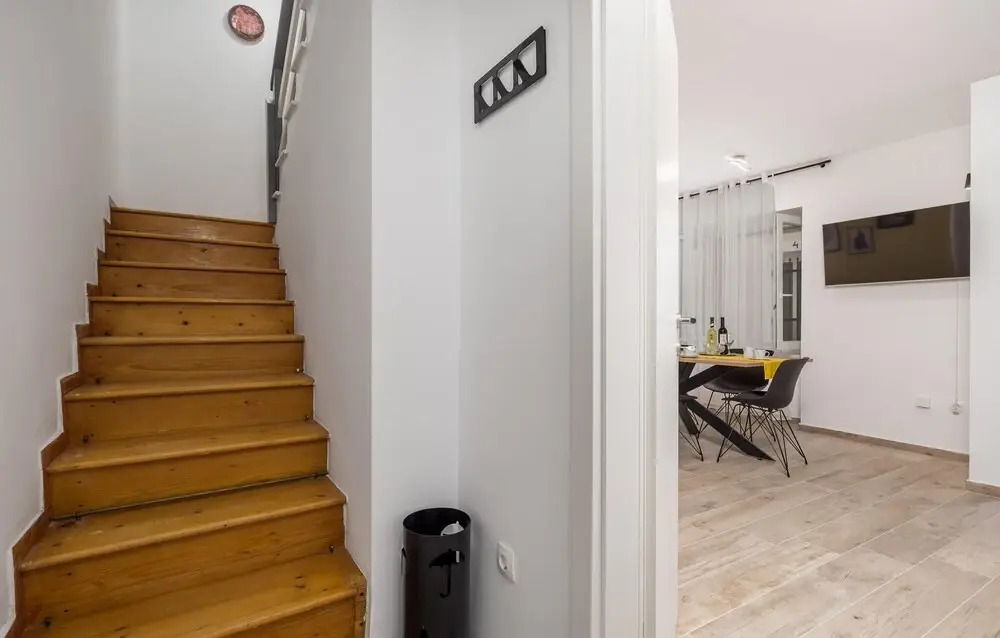 Beautiful Home in Pag With Wifi and 4 Bedrooms
