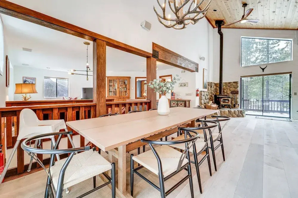 Updated Tahoe Donner Cabin w/ Golf Course Views!