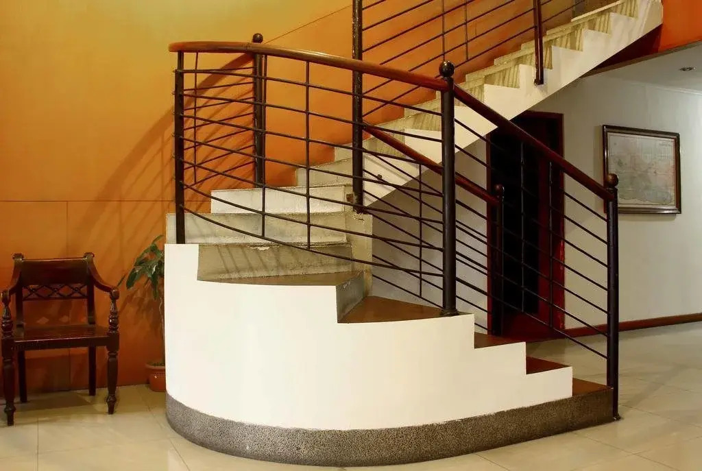 Hotel Sepuluh Lingkar Selatan