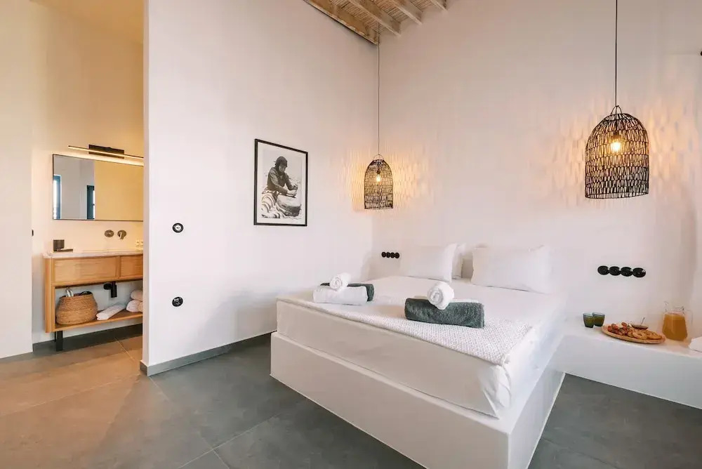 Kalathos Square luxury suites