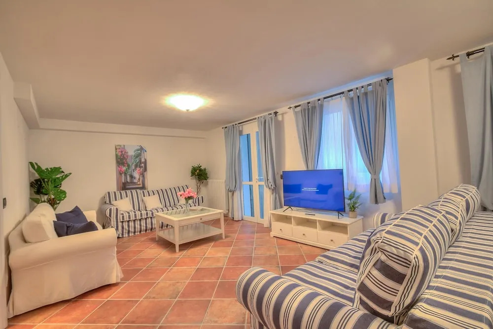 Borgo Belvedere Apartment With Lake View