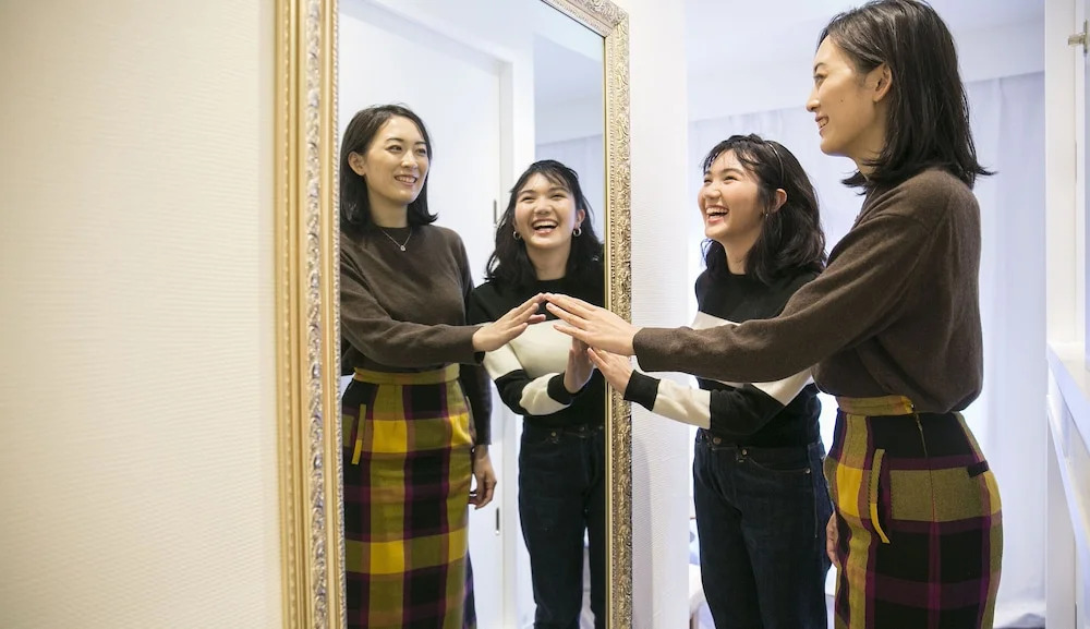 Alice in the Mirror Hostel