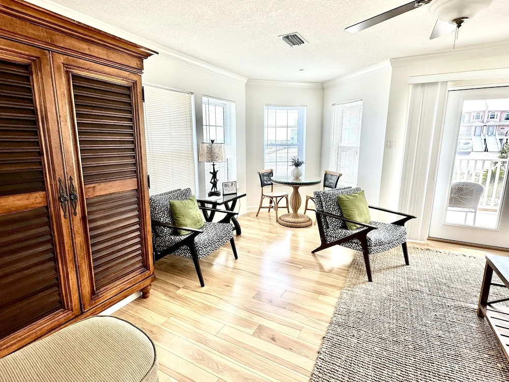 Sea La Vie Townhouse