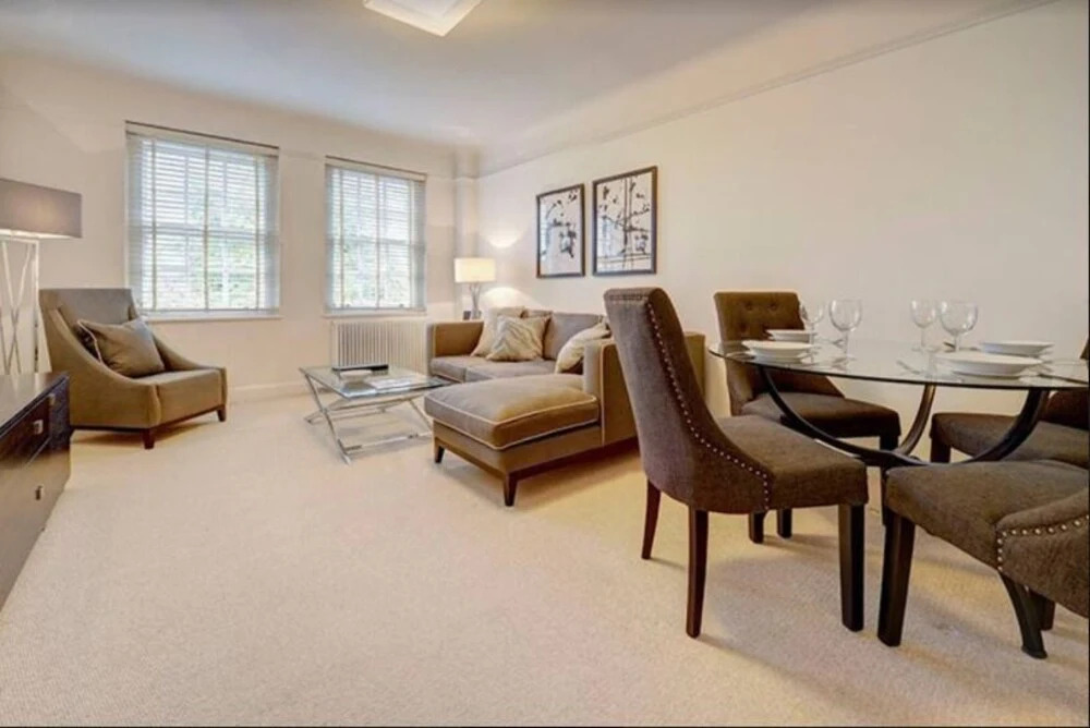 Two Bed Flat in Fashionable Chelsea